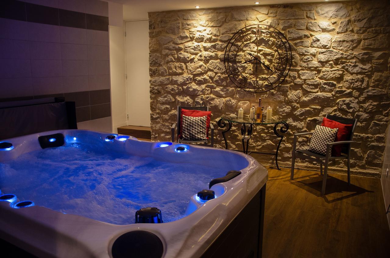 Logis Hotel Aux Berges De L'Aveyron Onet-le-Château Eksteriør billede