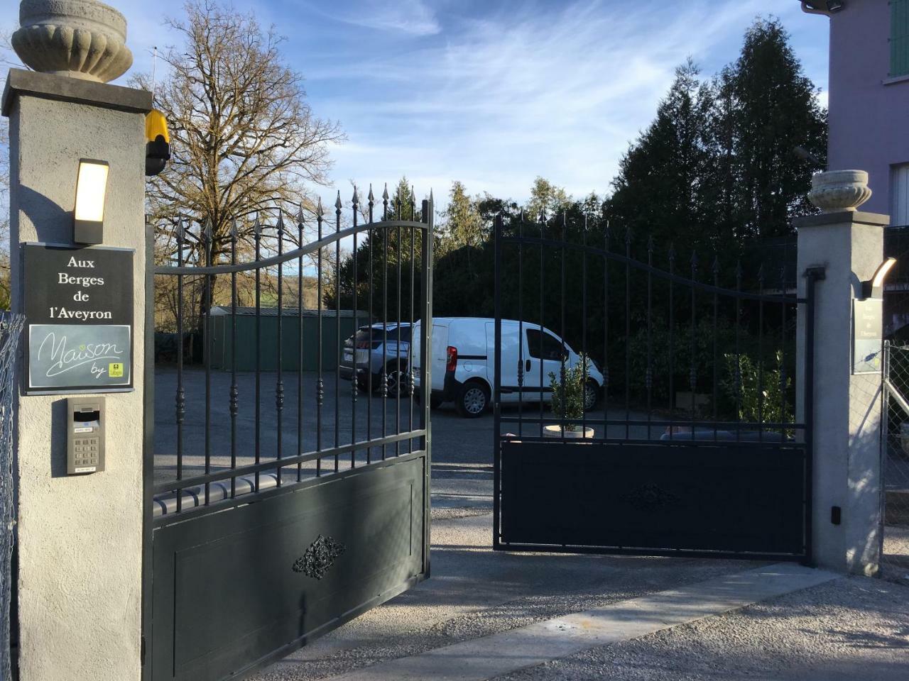 Logis Hotel Aux Berges De L'Aveyron Onet-le-Château Eksteriør billede